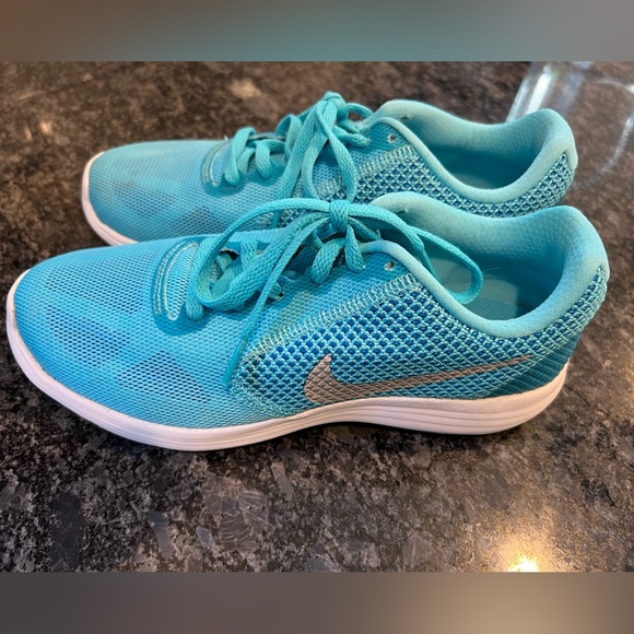 Nike revolution 3 shoes - Picture 2 of 7